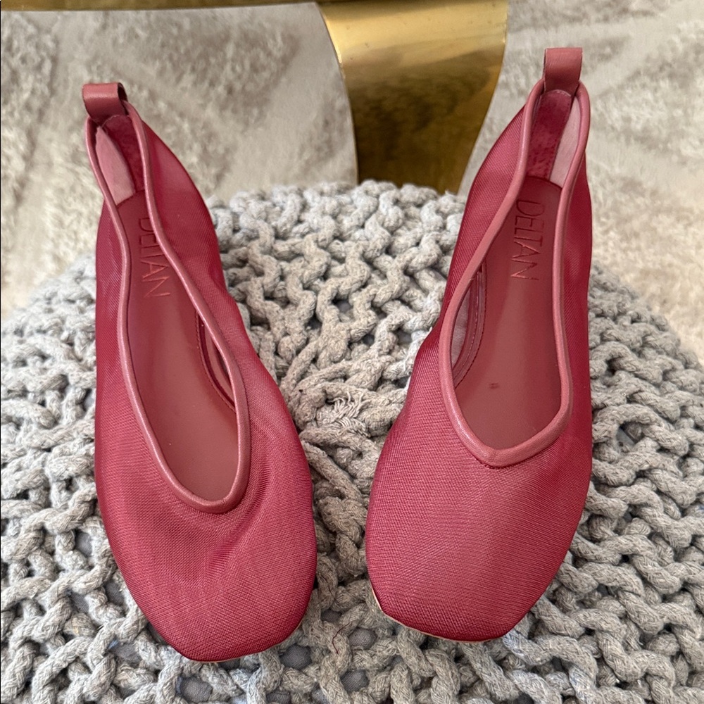 Deltan Women's Burgundy Flats